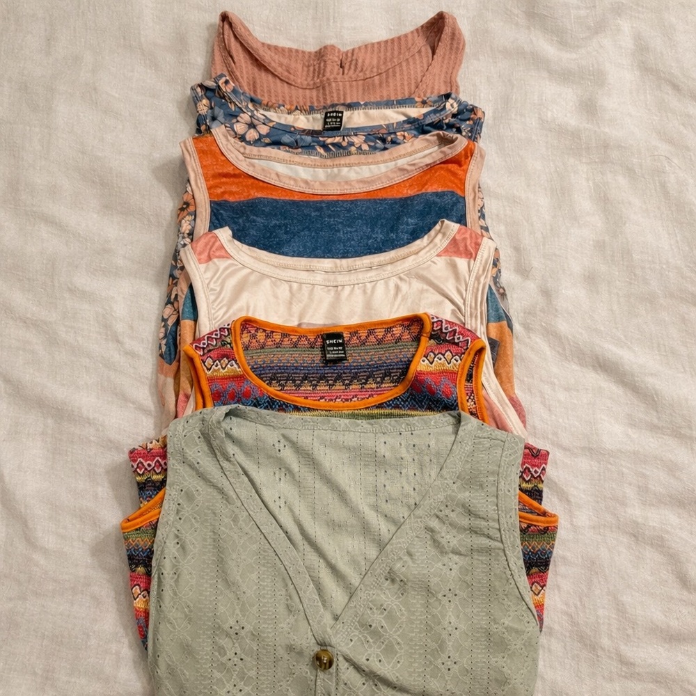 SHEIN Multicolor & Sage Layered Tank Top Set